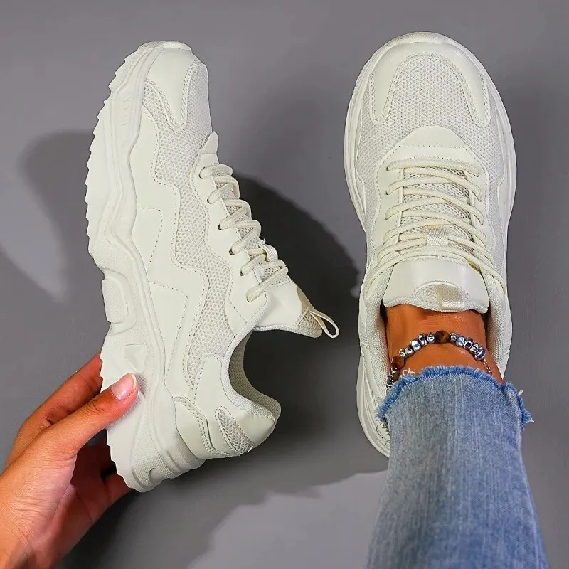 The Same Style of Sports Shoes - đánh giá và giá Ultragear Running